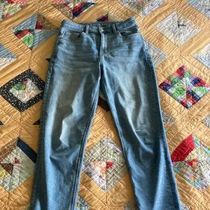 American eagle mom jean